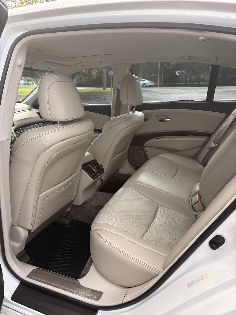 2015 Acura RL - $6,500