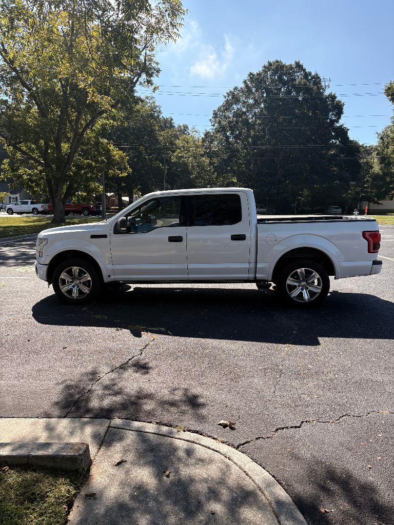 2016 Ford F-150 - $15,900