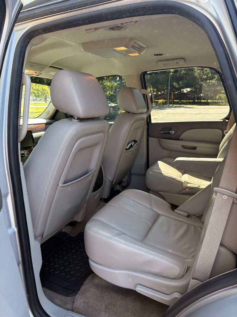 2011 Chevrolet Tahoe - $7,500
