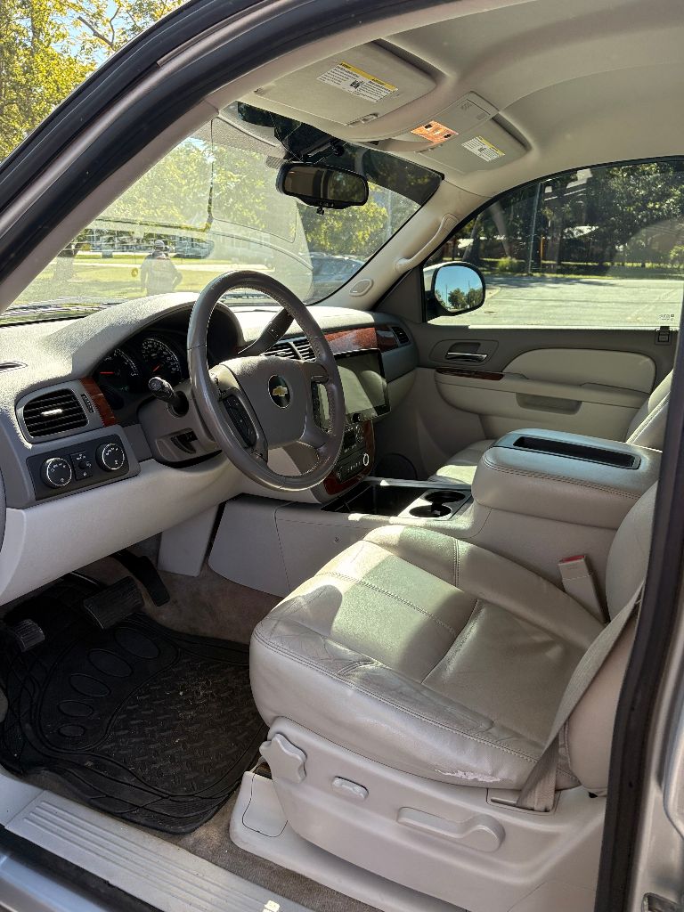 2011 Chevrolet Tahoe - $7,500