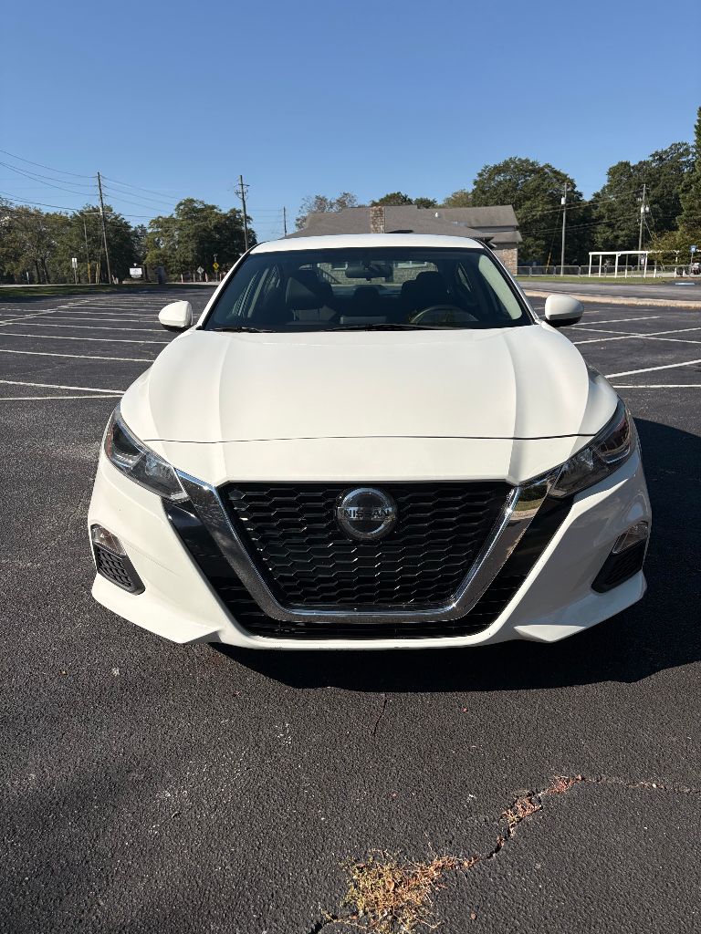 2019 Nissan Altima - $7,900