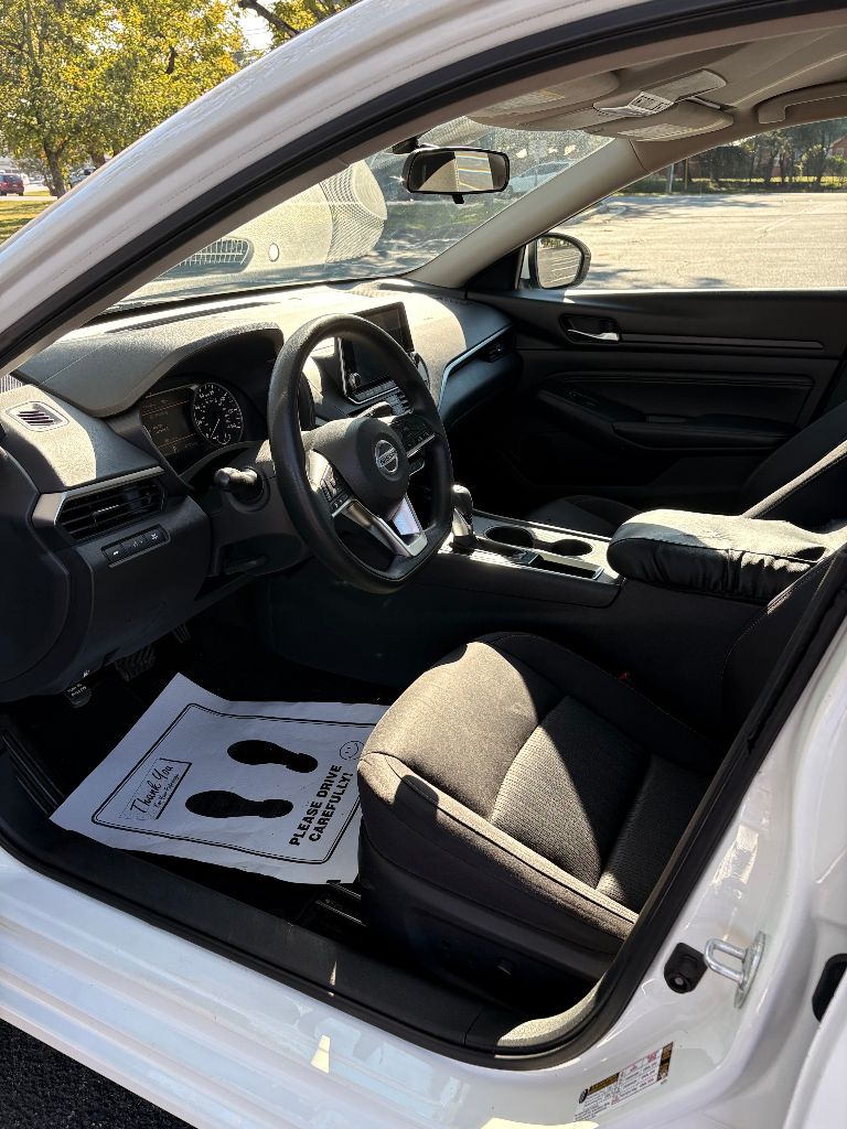 2019 Nissan Altima - $7,900