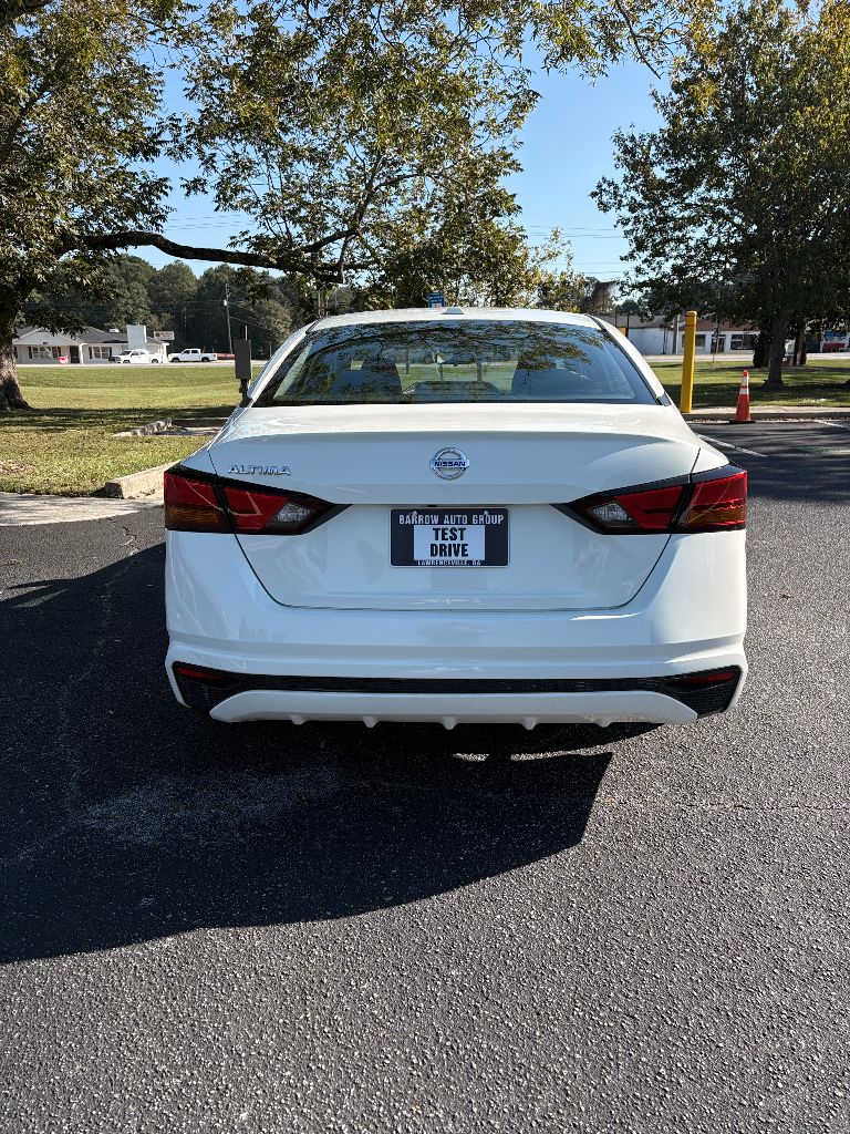 2019 Nissan Altima - $7,900