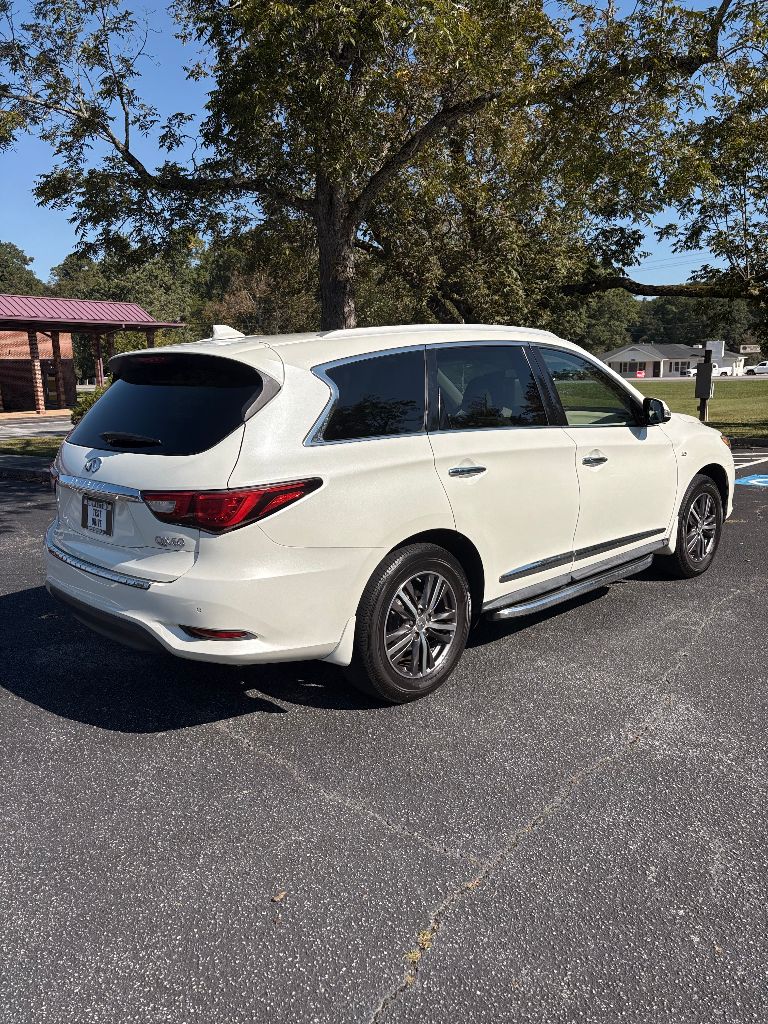 2017 INFINITI QX60 - $7,900