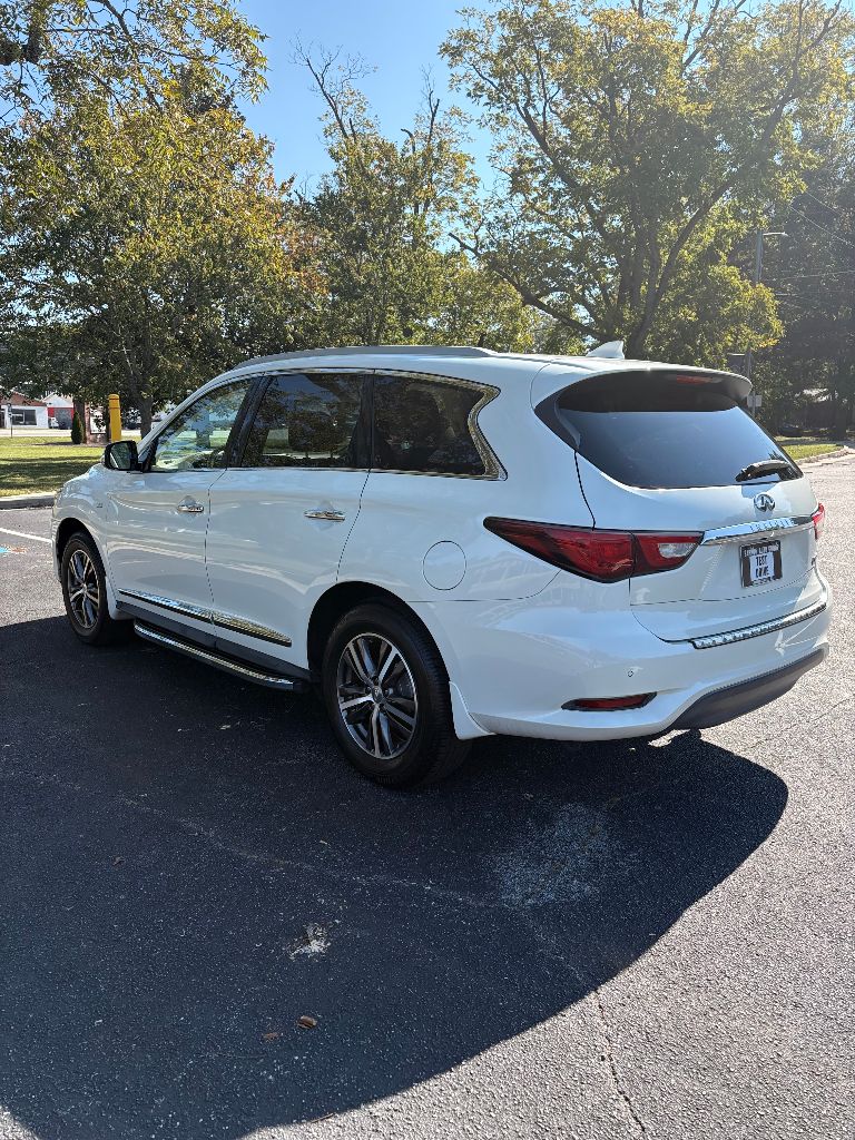 2017 INFINITI QX60 - $7,900