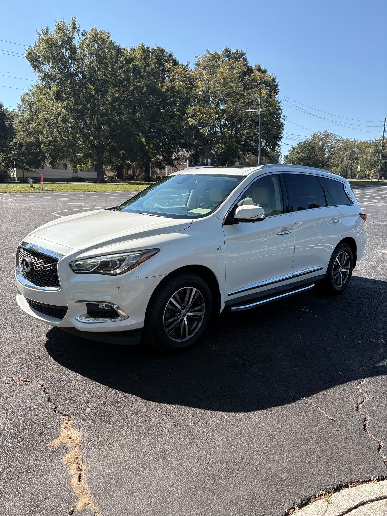 2017 INFINITI QX60 - $7,900