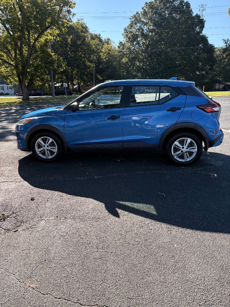 2022 Nissan Kicks - $6,900
