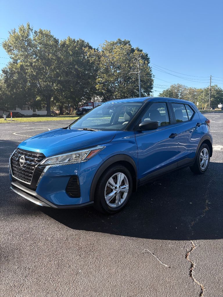 2022 Nissan Kicks - $6,900