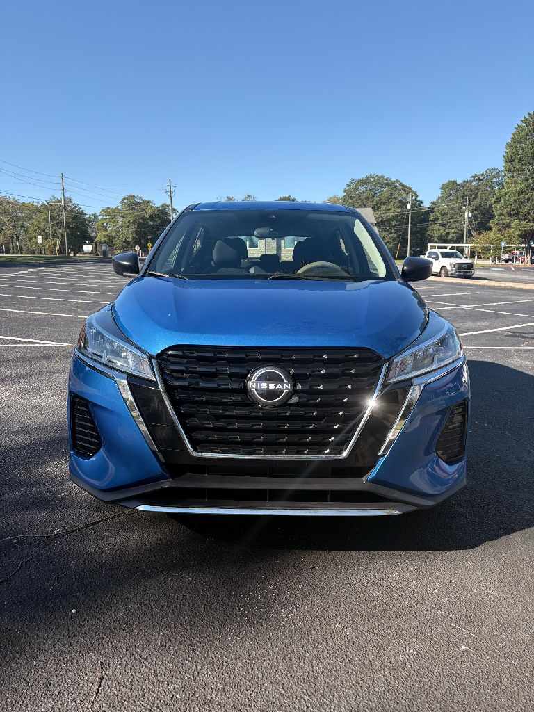 2022 Nissan Kicks - $6,900