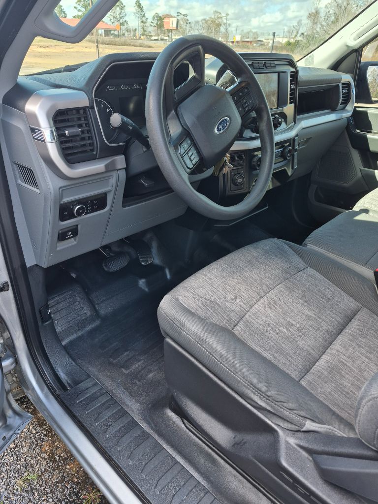 2023 Ford F-150 - $29,500