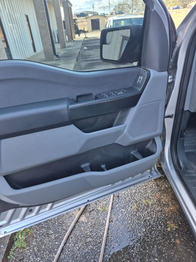 2023 Ford F-150 - $29,500
