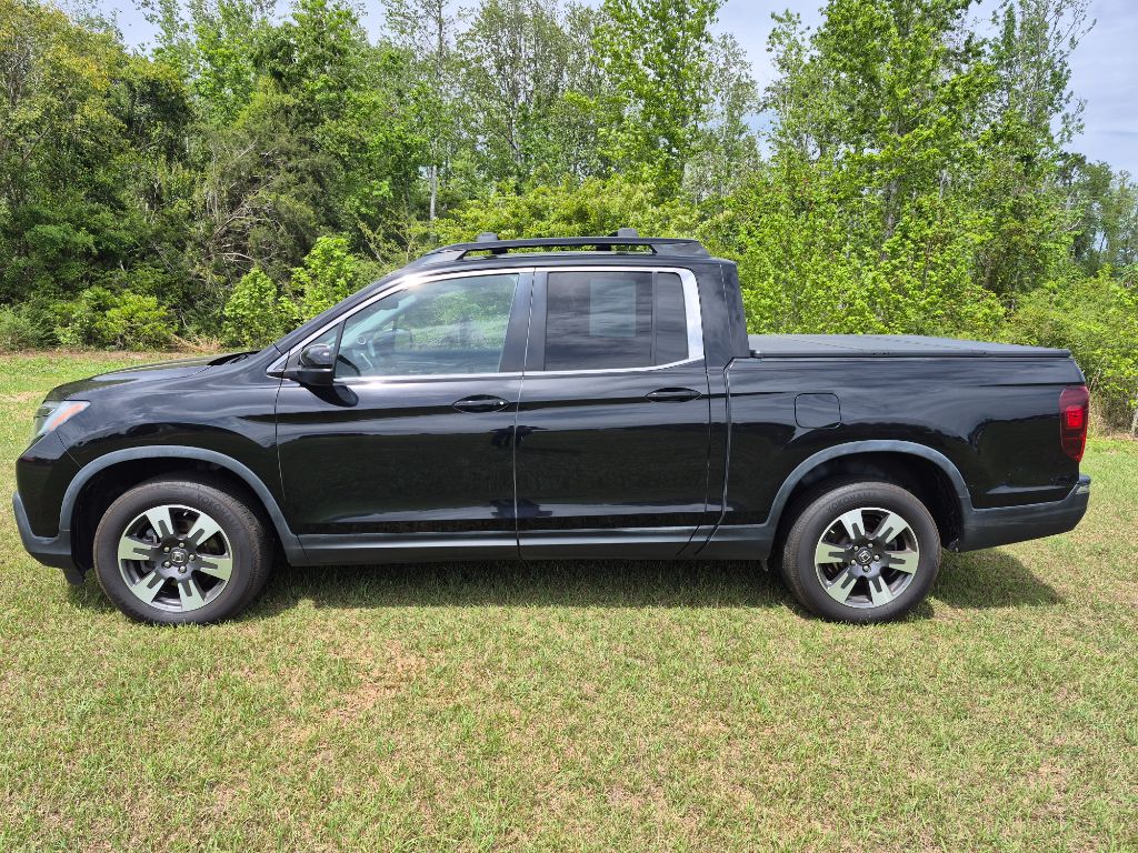 2017 Honda Ridgeline - $13,999