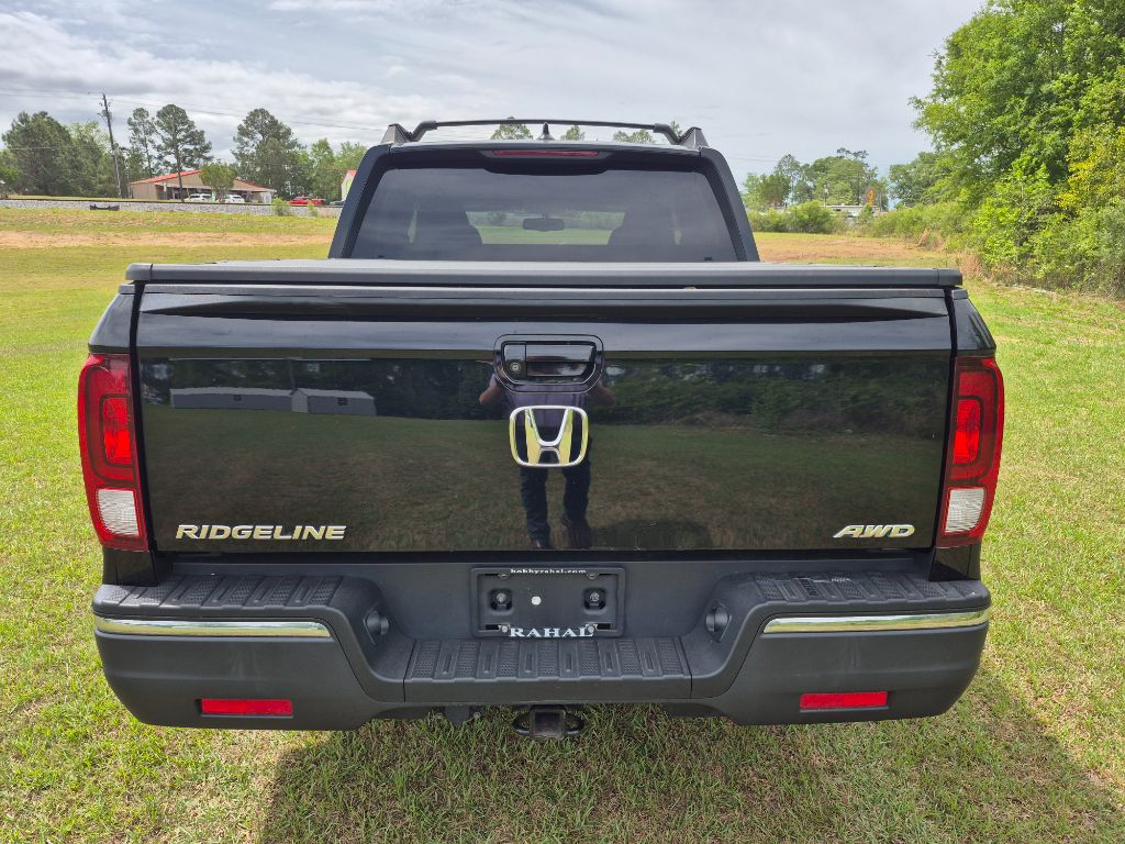 2017 Honda Ridgeline - $13,999