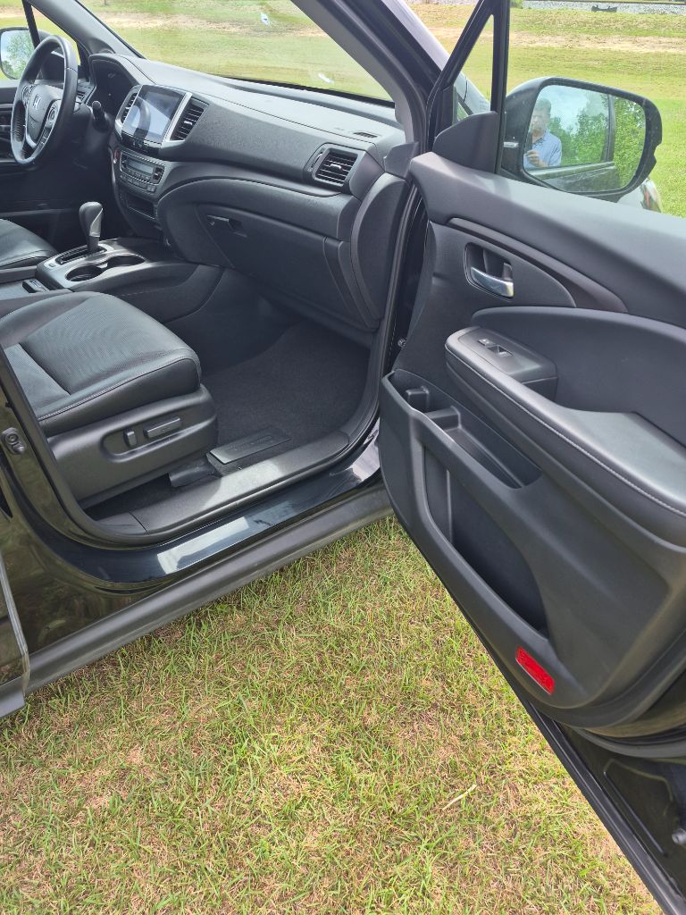 2017 Honda Ridgeline - $13,999