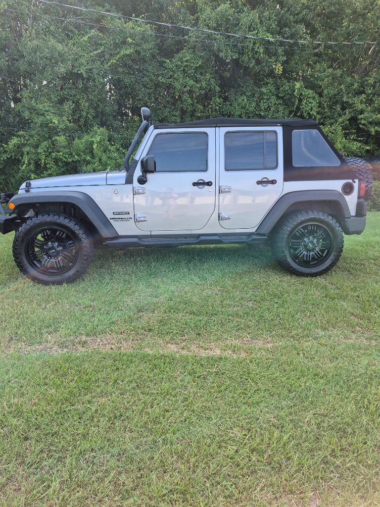 2016 Jeep Wrangler - $14,999