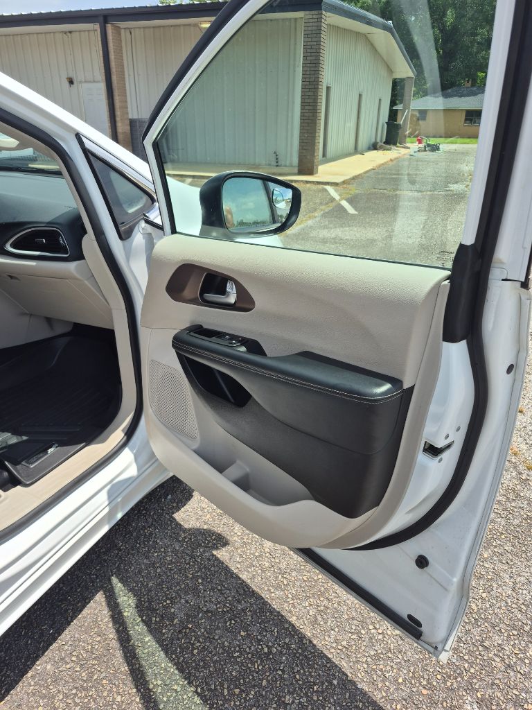 2023 Chrysler Voyager - $18,999