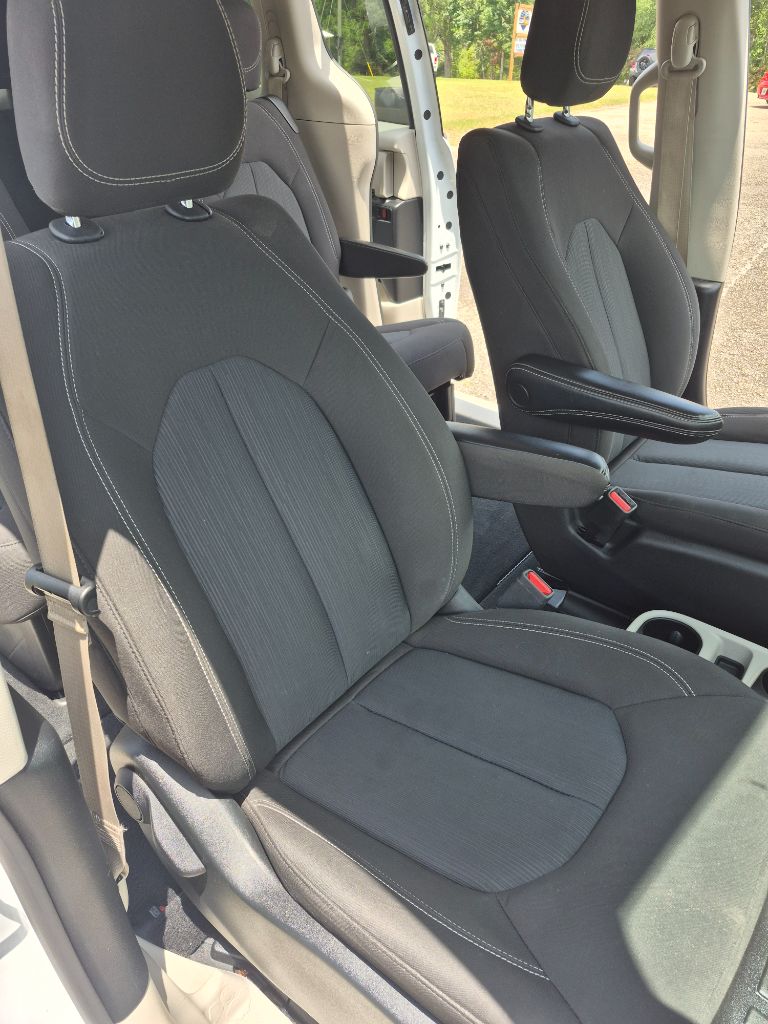 2023 Chrysler Voyager - $18,999