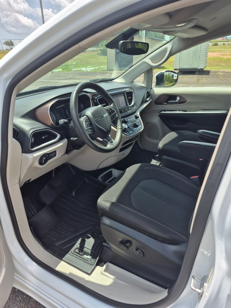 2023 Chrysler Voyager - $18,999