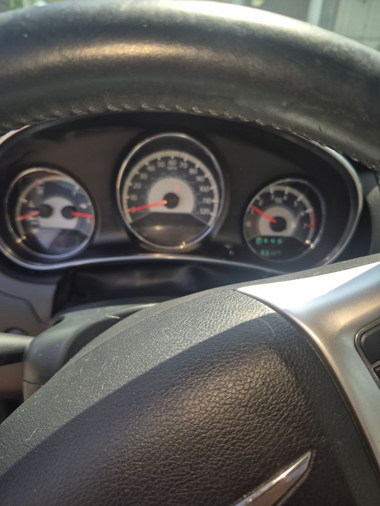 2013 Chrysler 200 - $4,950