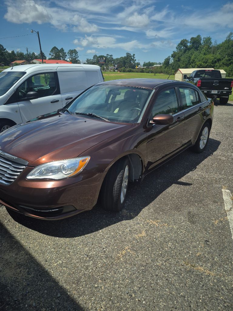 2013 Chrysler 200 - $4,950