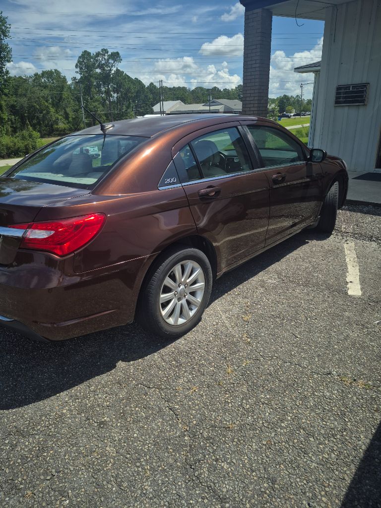 2013 Chrysler 200 - $4,950