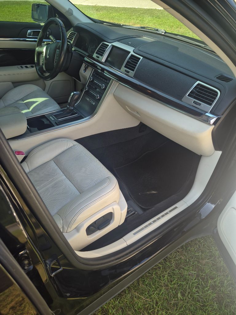 2011 Lincoln MKS - $9,499