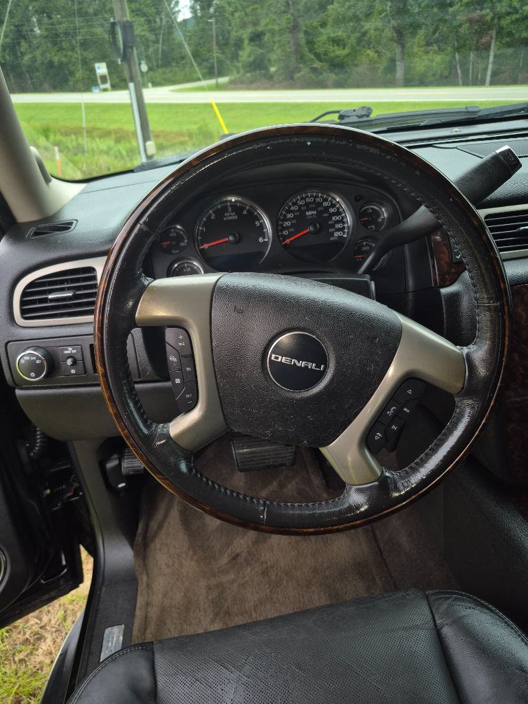2011 GMC Yukon - $14,950