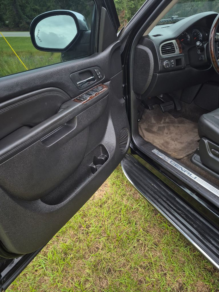 2011 GMC Yukon - $14,950