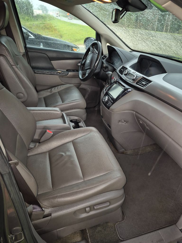 2016 Honda Odyssey - $9,850