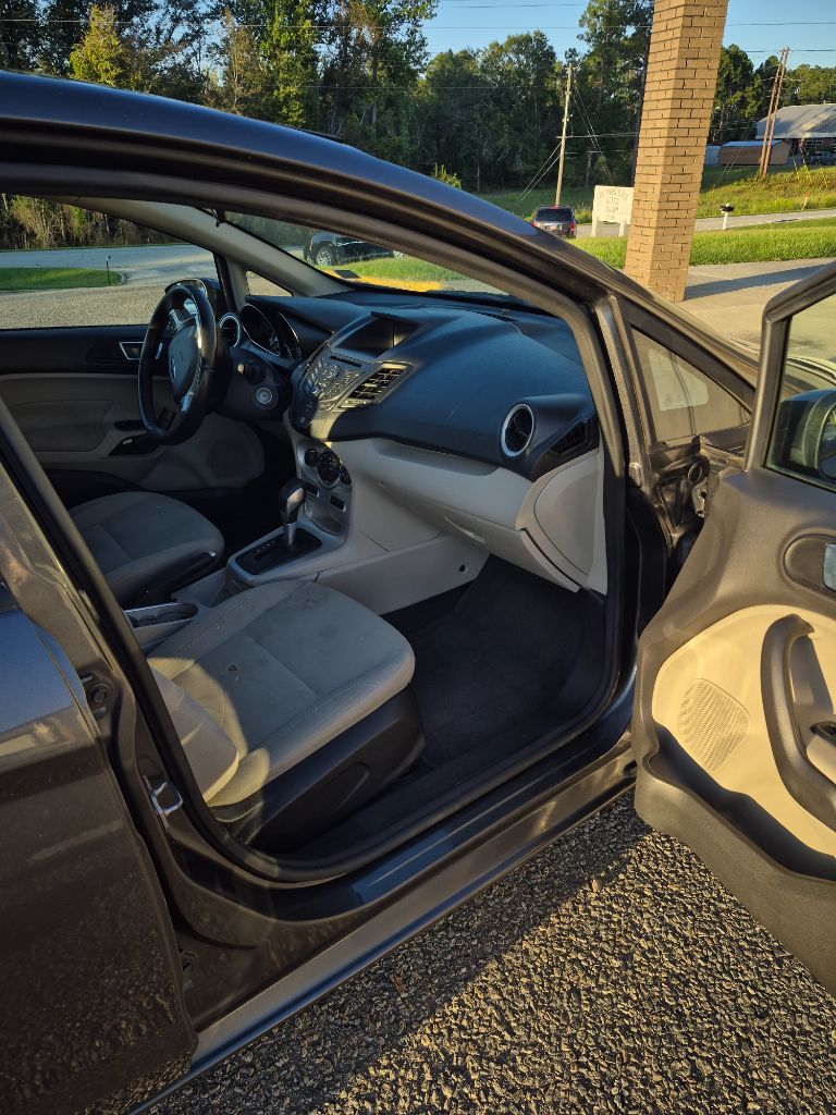 2016 Ford Fiesta - $3,350