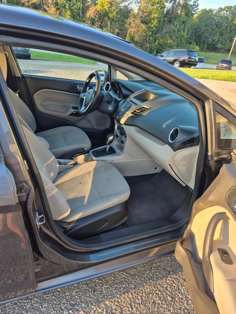 2016 Ford Fiesta - $3,350