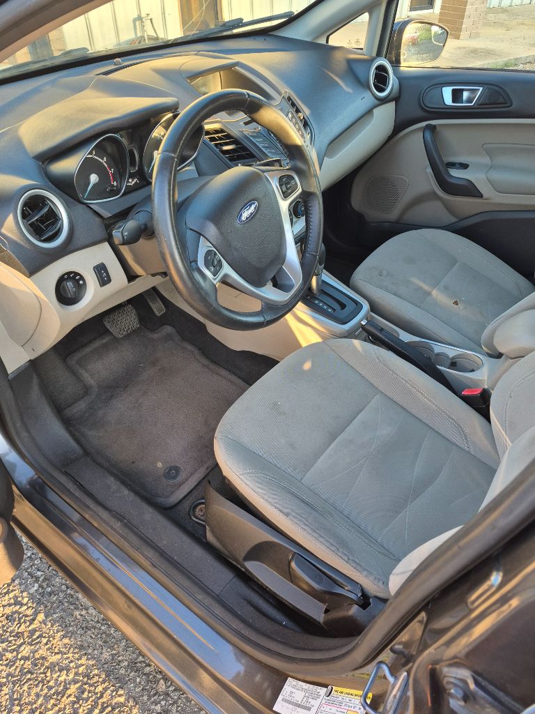 2016 Ford Fiesta - $3,350
