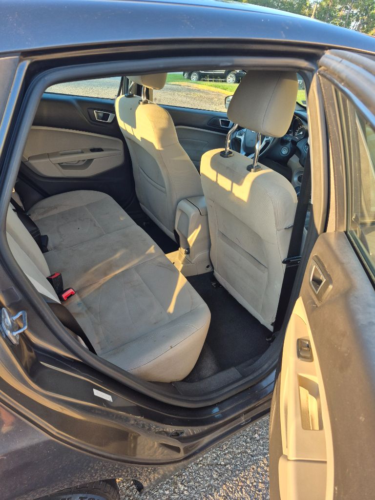 2016 Ford Fiesta - $3,350