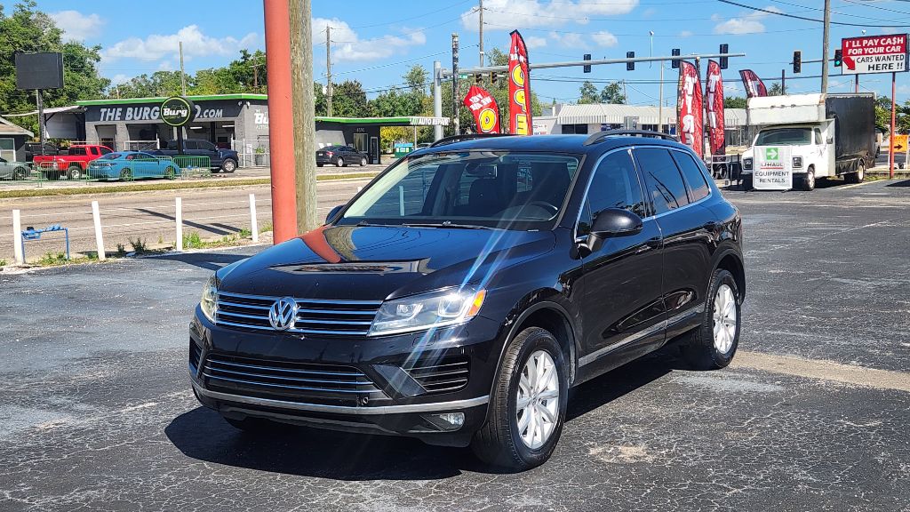 2015 Volkswagen Touareg - $7,200