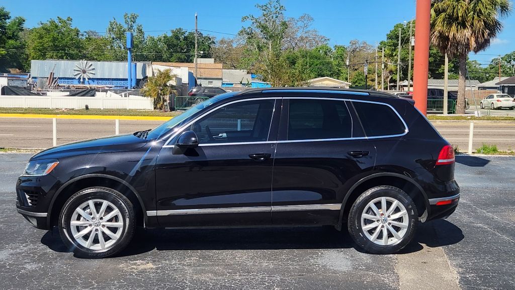 2015 Volkswagen Touareg - $7,200