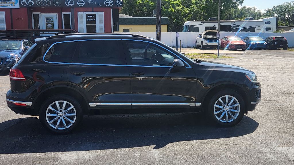 2015 Volkswagen Touareg - $7,200