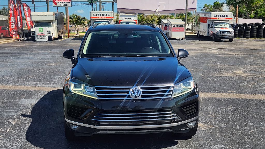 2015 Volkswagen Touareg - $7,200