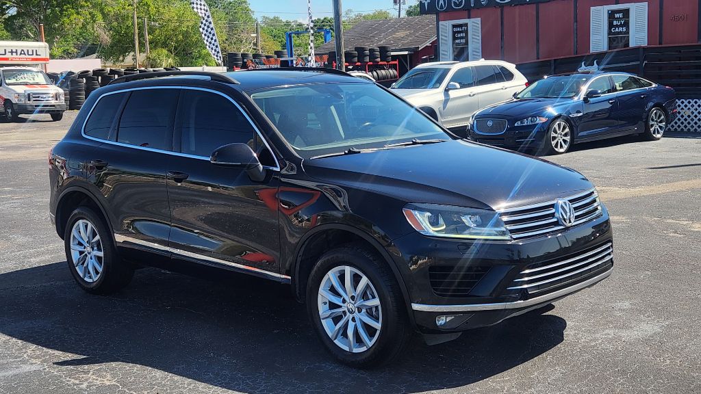 2015 Volkswagen Touareg - $7,200