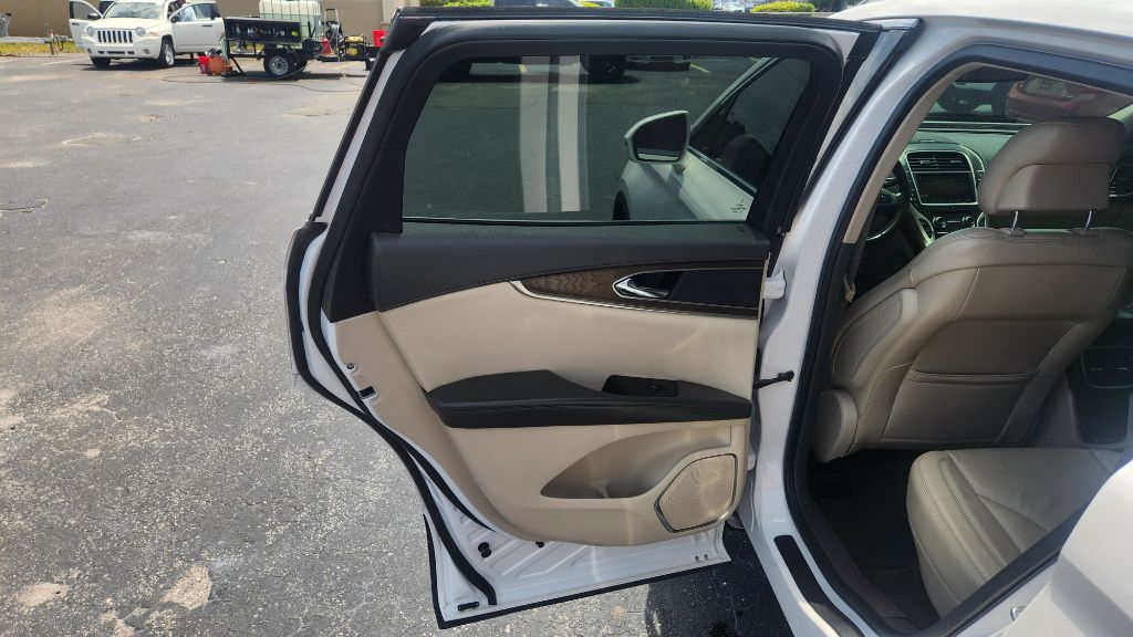 2016 Lincoln MKX - $10,900