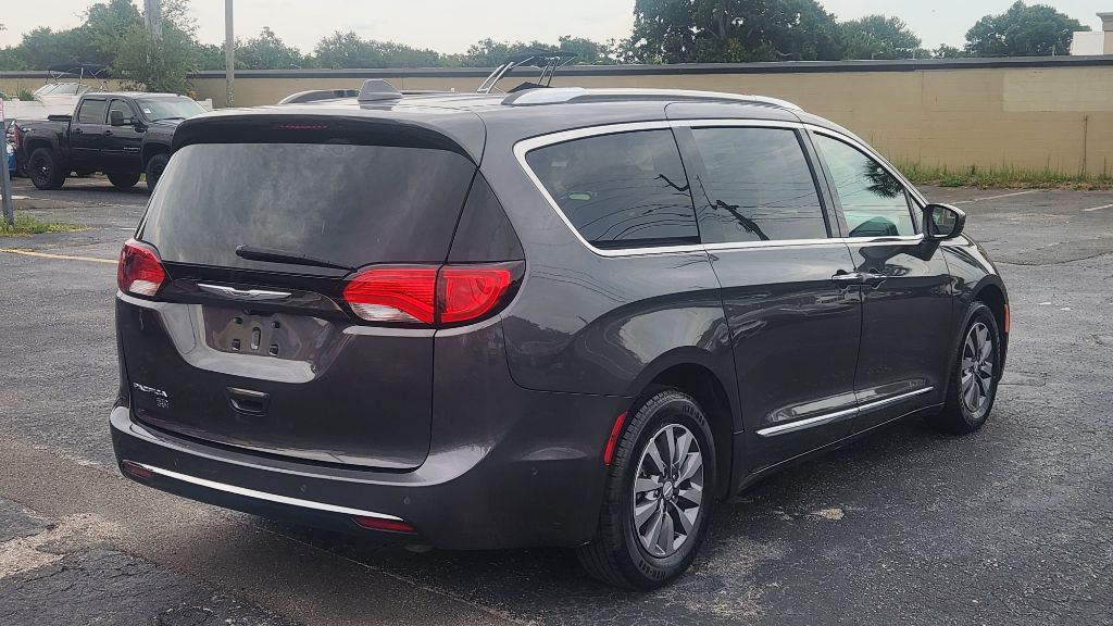 2019 Chrysler Pacifica - $14,500