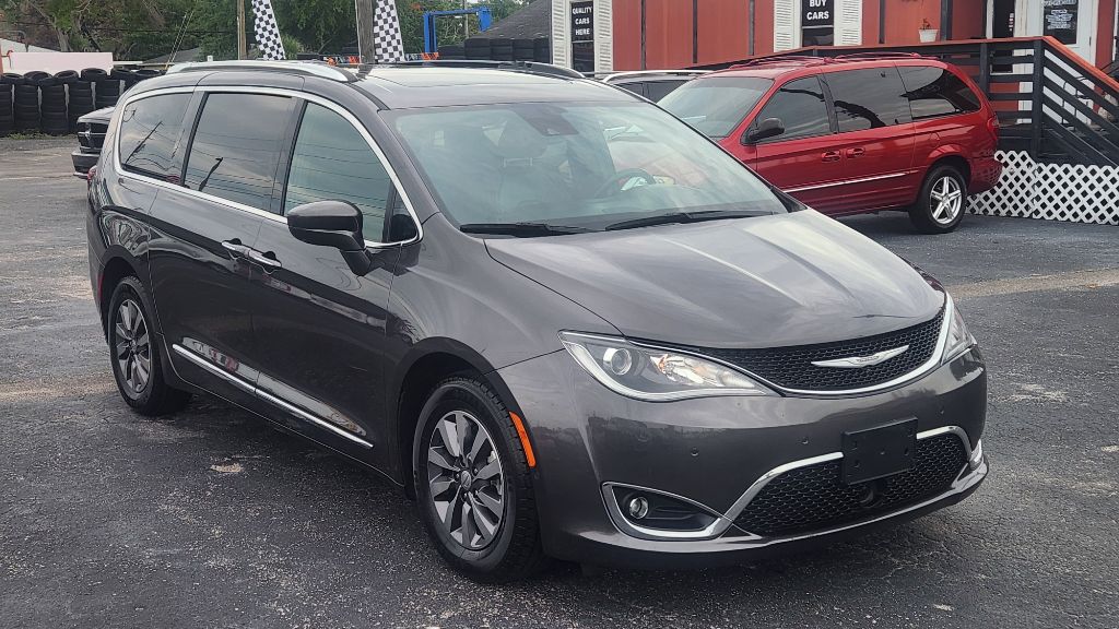 2019 Chrysler Pacifica - $14,500