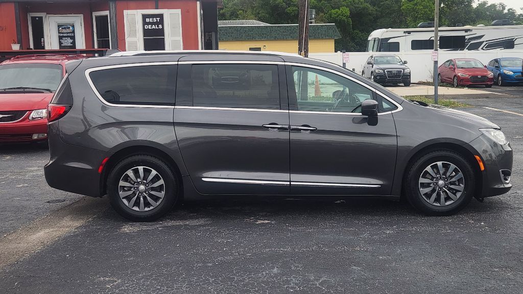 2019 Chrysler Pacifica - $14,500