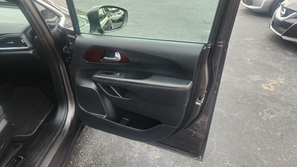 2019 Chrysler Pacifica - $14,500