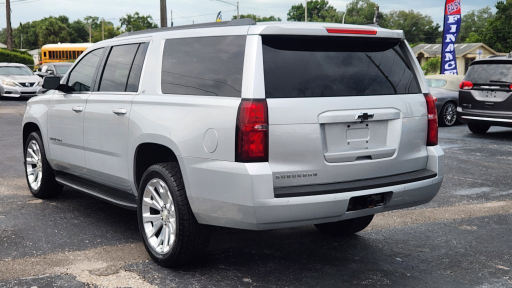 2018 Chevrolet Suburban - $17,500