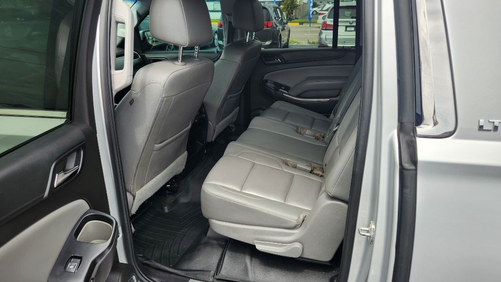 2018 Chevrolet Suburban - $17,500
