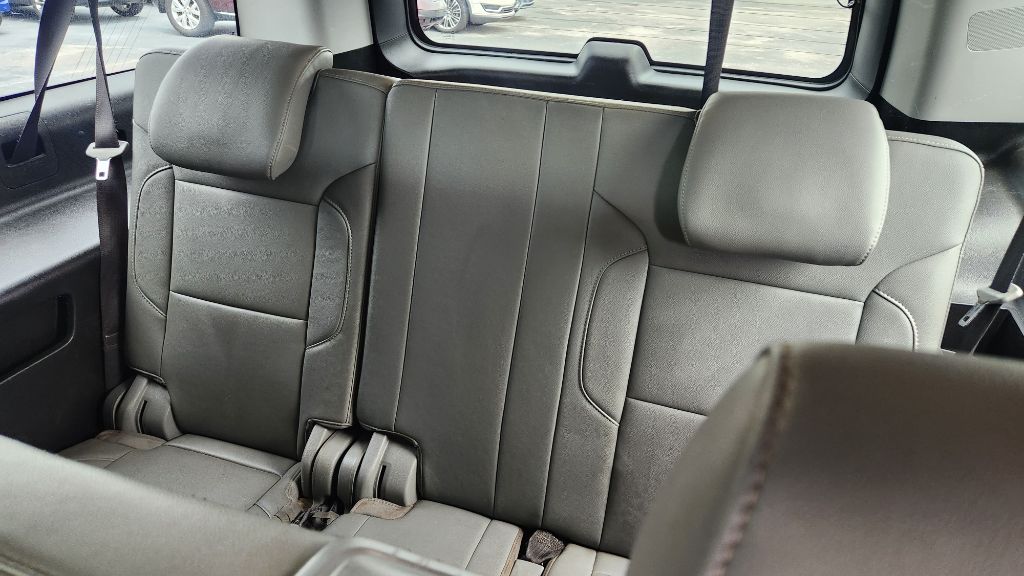 2018 Chevrolet Suburban - $17,500