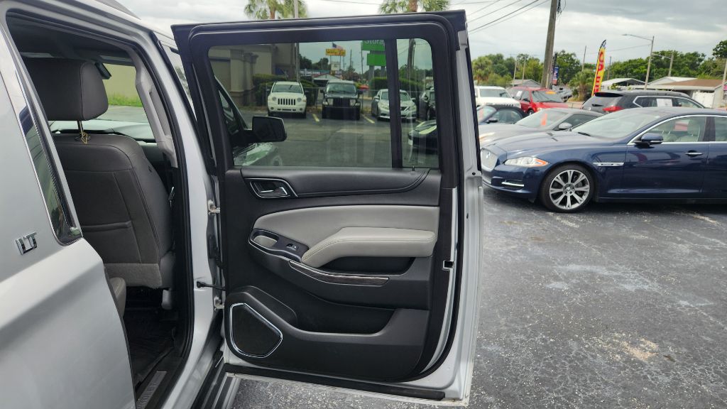 2018 Chevrolet Suburban - $17,500