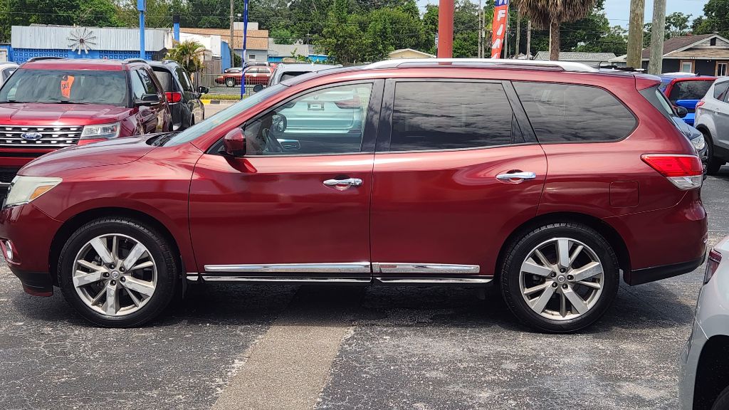 2016 Nissan Pathfinder - $10,900