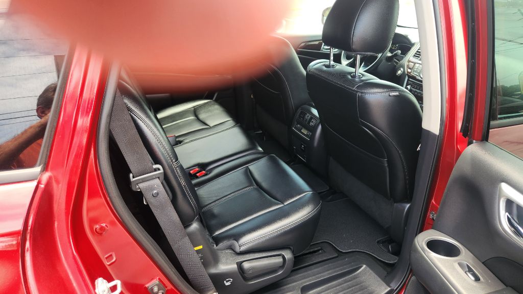 2016 Nissan Pathfinder - $10,900