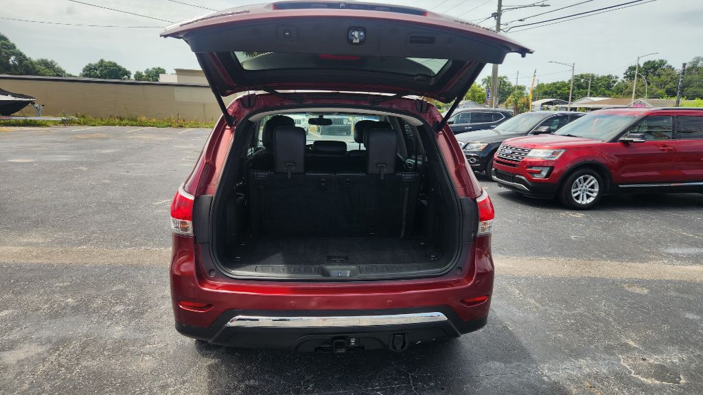 2016 Nissan Pathfinder - $10,900